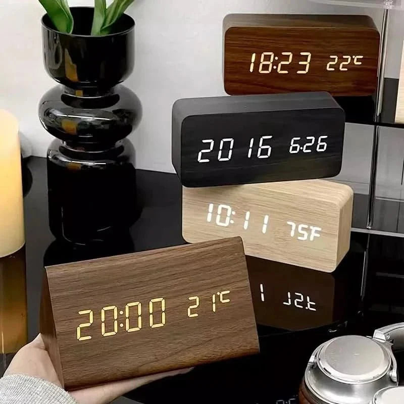 Réveil LED Effet Bois avec Température et Triple Alarme