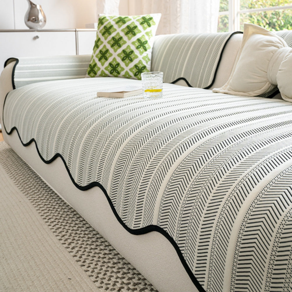 Housse de Canapé Chevron en Microfibre avec Bord Festonné | Protection Élégante pour Votre Salon 2