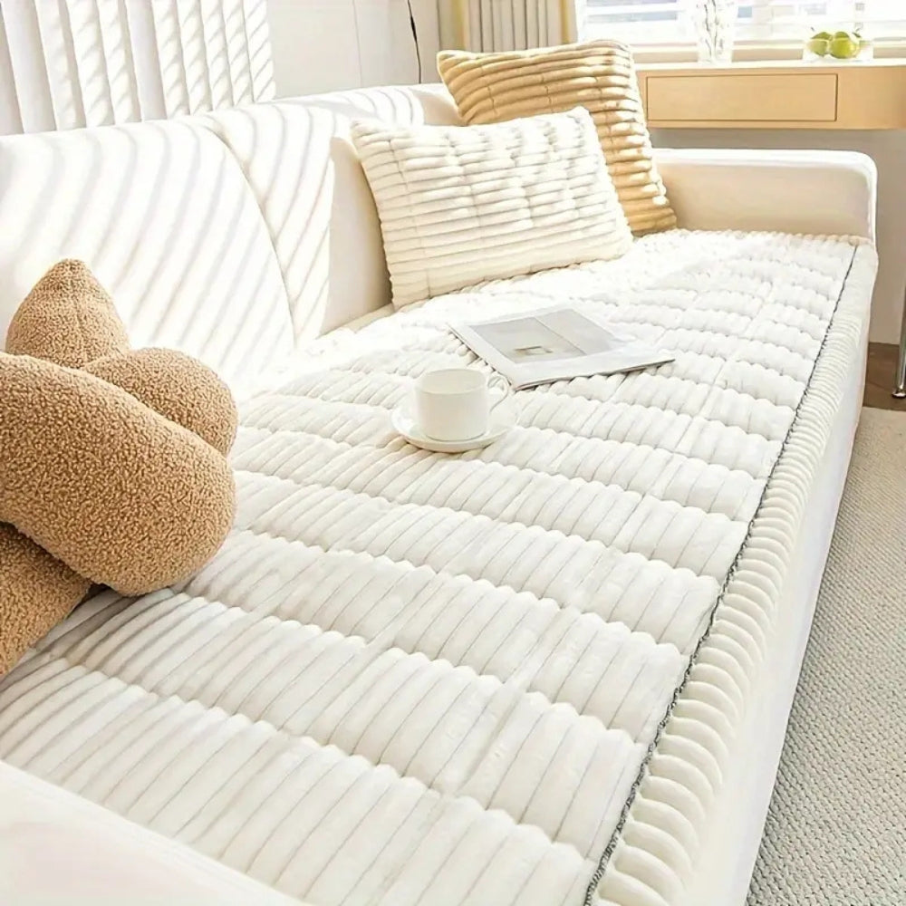 Housse de Canapé en Peluche avec Bords Plissés | Protection Élégante pour Confort et Style 2