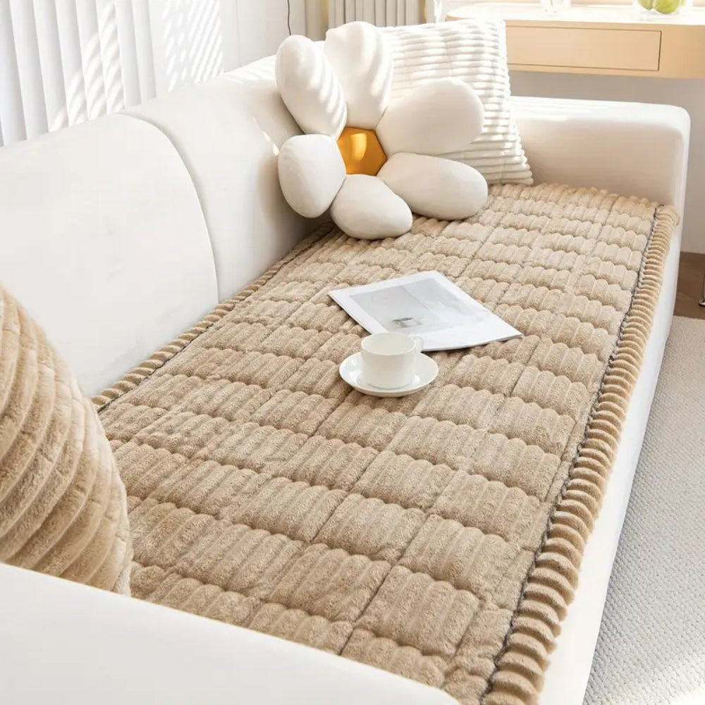 Housse de Canapé en Peluche avec Bords Plissés | Protection Élégante pour Confort et Style 3