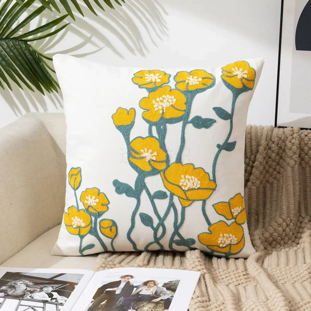 Housse de Coussin Brodée Motif Floral 45 × 45 cm