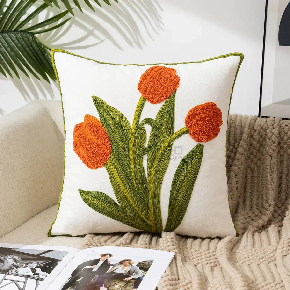 Housse de Coussin Brodée Motif Floral 45 × 45 cm