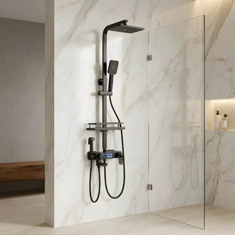 Colonne de douche thermostatique noir mat à mitigeur thermostatique dans une salle de bain design.