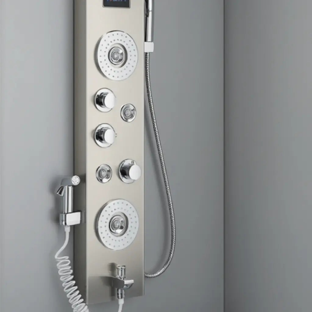 Colonne de douche hydromassante inox brossé — détail matière